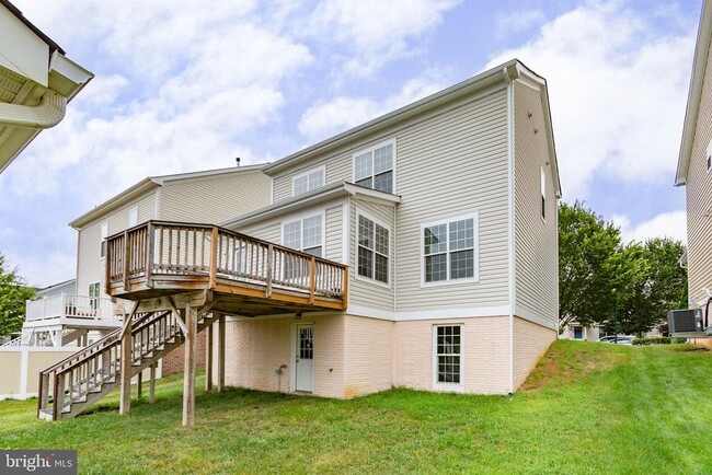 Building Photo - 407 Apricot St