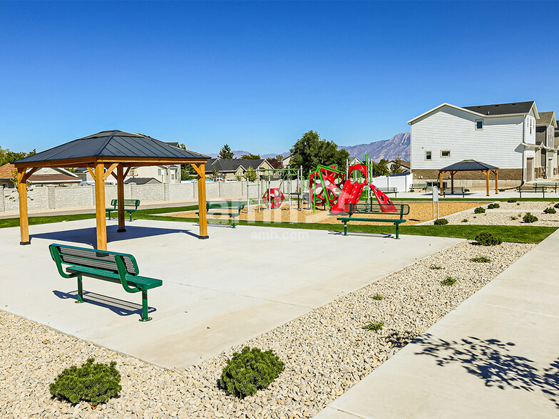 Building Photo - 8931 Royal Ln