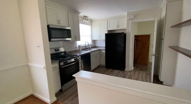 Building Photo - --  AVAILABLE IMMEDIATELY  -- 3 BR / 1 BA West End Home, Fenced in Backyard. Available Immediately!