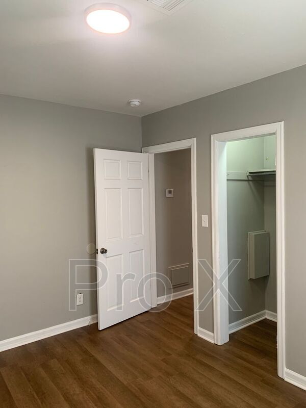 Building Photo - 1727 S Porter Ave