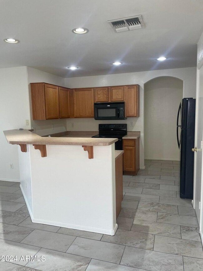 Building Photo - 1333 S 220th Dr