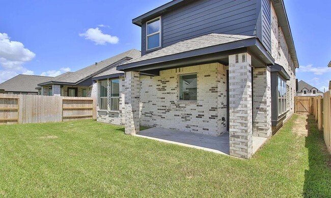 Building Photo - 1010 Newport Crk Dr