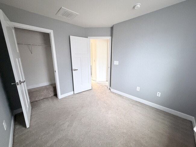 Building Photo - 221 Brittlebrush Dr