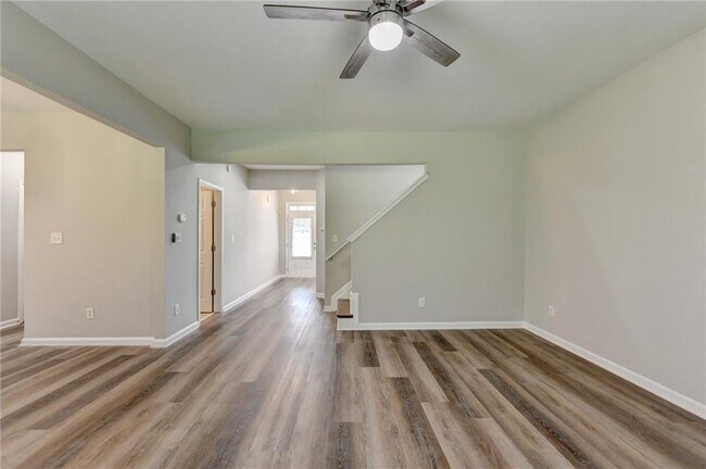 Building Photo - 2208 Staunton Dr NW