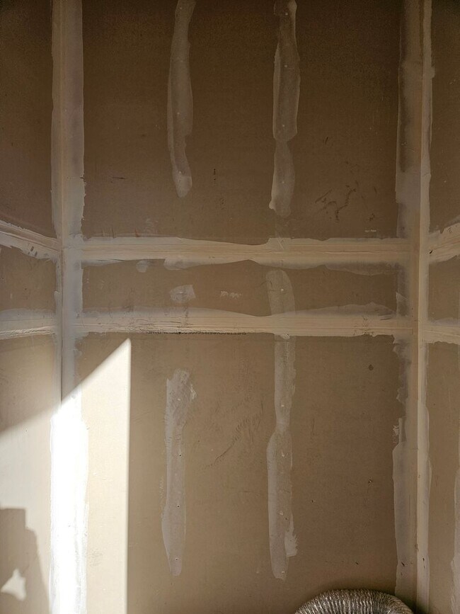 Building Photo - Spacious 2 Bedroom 2 Bath Condo - Close To Buckley AFB, DIA, DTC - Garage