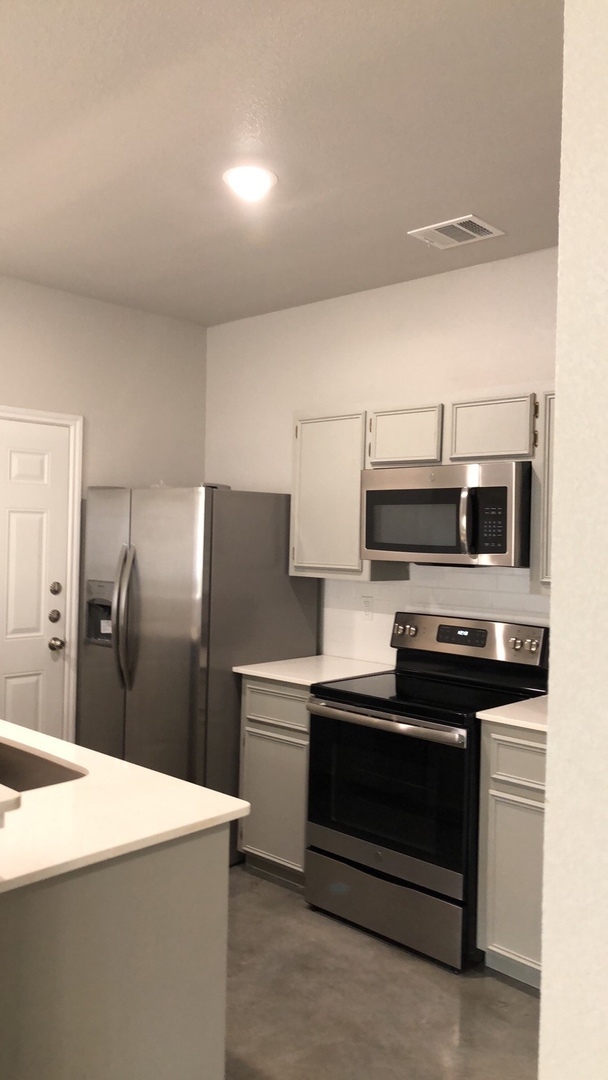 Building Photo - 312 Lowes Blvd