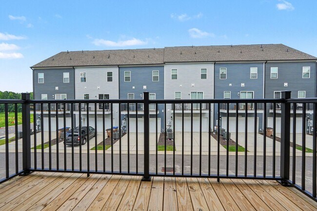 Building Photo - 705 Grove Edge Ln