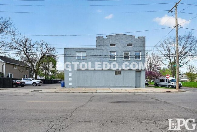 Building Photo - 1734 Arlington Ave