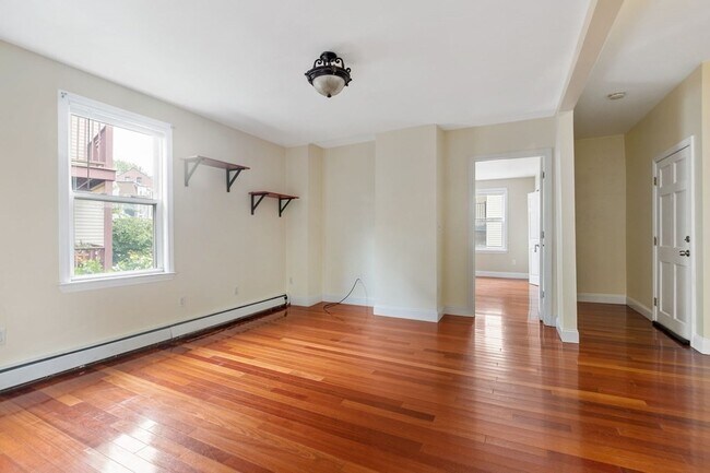 Building Photo - 288 Bowen St