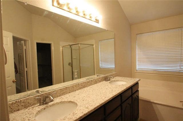 Building Photo - 15602 Wrangler Dr