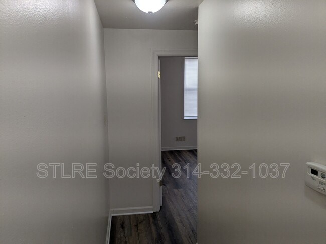 Building Photo - 2707 Russell Blvd