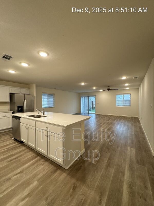 Building Photo - 7040 Avenue 310