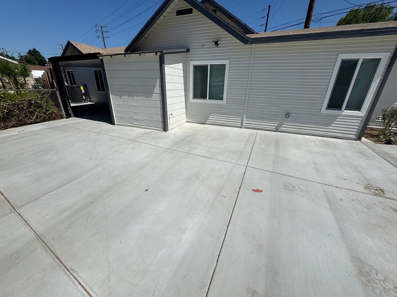 Building Photo - 8932 Grand Ave