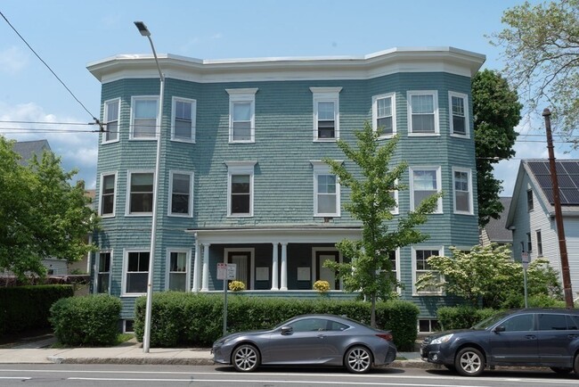 Building Photo - 503 Huron Ave