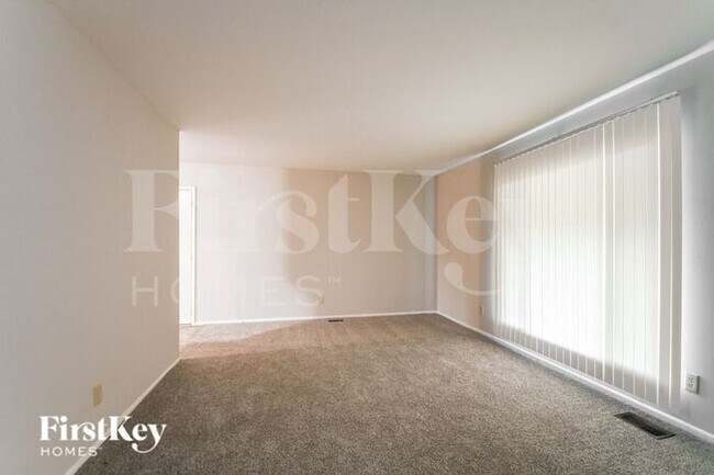 Building Photo - 6020 Wedgewood Way