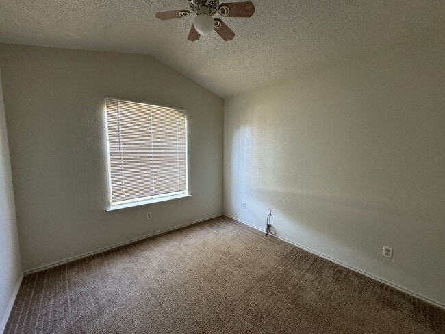 Building Photo - 2505 Windmill Dr