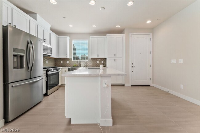 Building Photo - 11676 Golden Oriole Ave