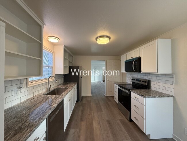 Building Photo - 3 Bedrooms | 1 Bathroom | Rancher with Large Detached Shop