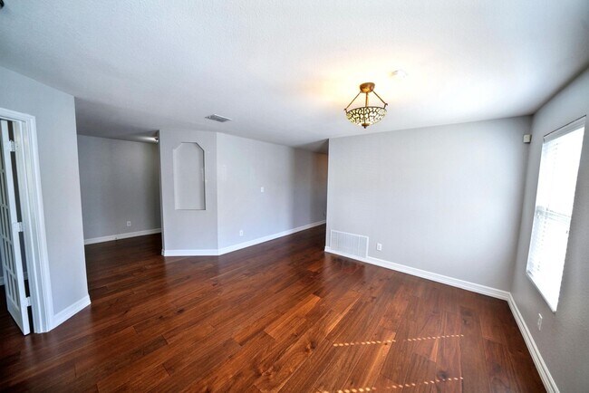 Building Photo - Beautiful home in the desirable Trails of Kensington Ranch, Schertz, TX - Realtor Commission: $500