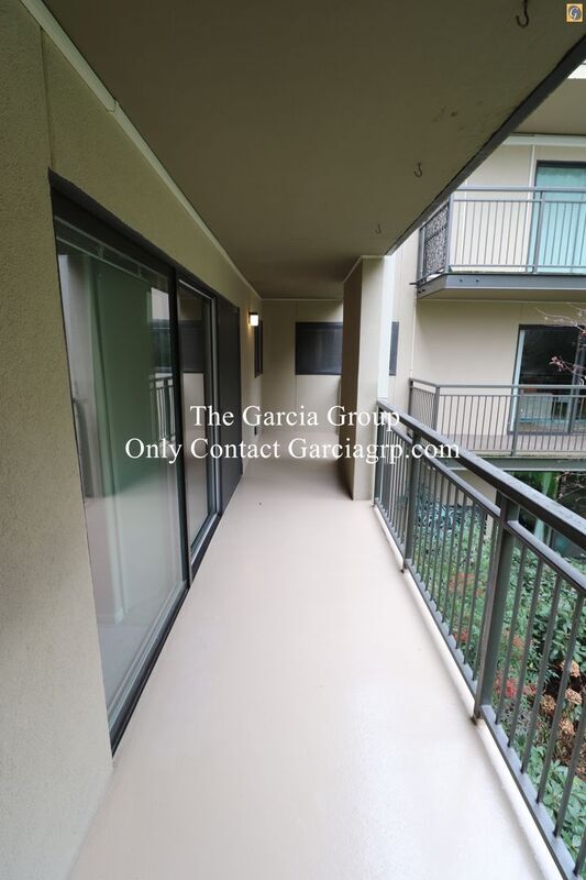 Building Photo - 2393 SW Park Pl