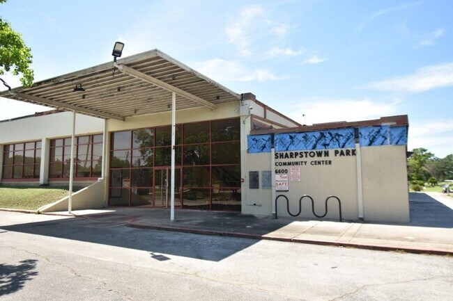 Building Photo - 6602 Harbor Town Dr