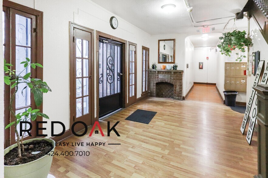 Building Photo - 290 Loma Dr