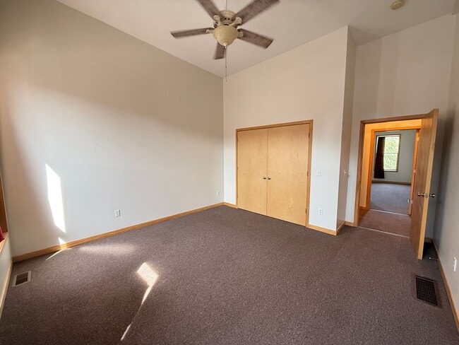 Building Photo - Spacious Newly Remodeled 2-Bedroom Upper Apartment in the Village of Grass Lake