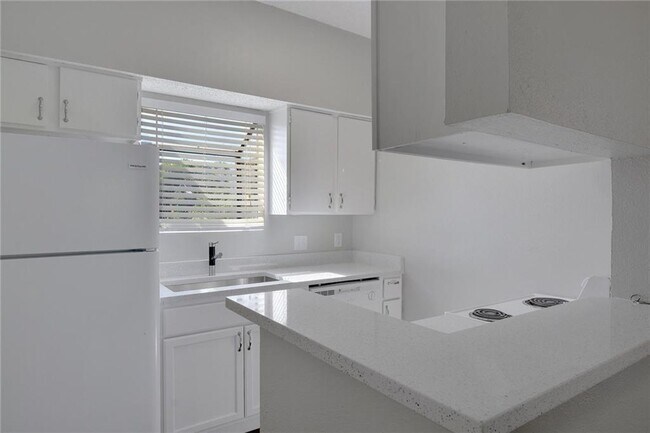 Building Photo - 9509 Kempler Dr