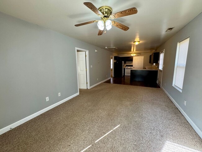 Building Photo - 2009 Grandhaven Dr