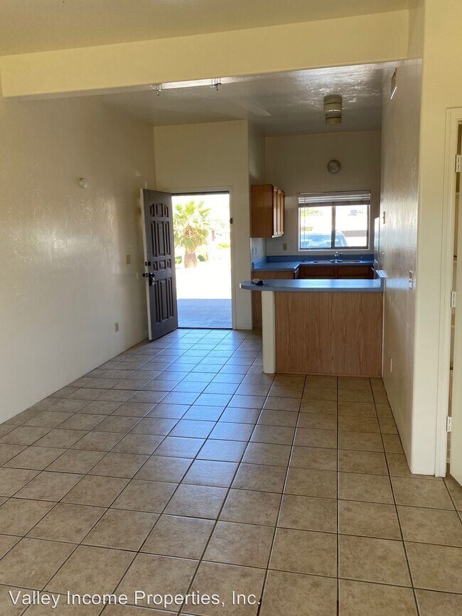 Building Photo - 5330 E Bellevue St