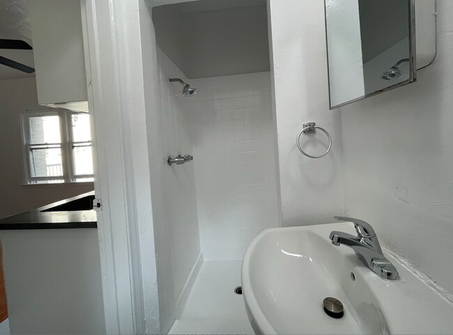 Building Photo - 1617 Normandie Ave