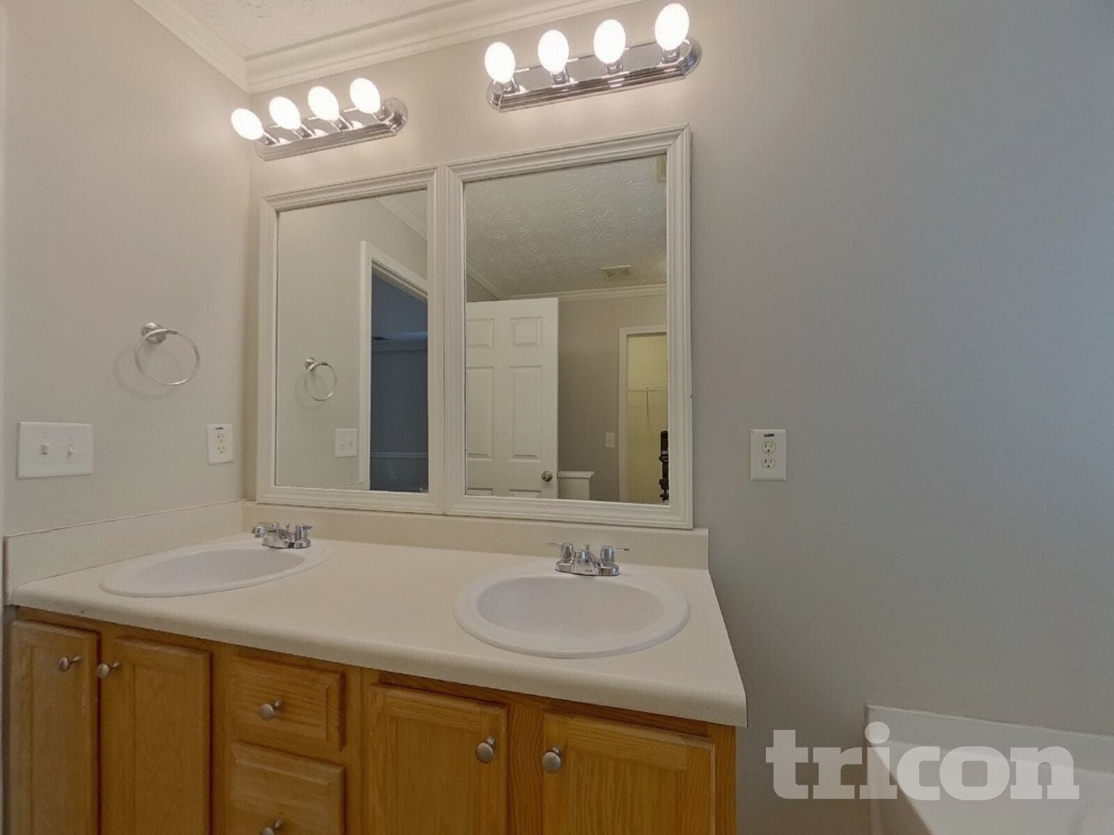 Building Photo - 220 Arbor Creek Dr