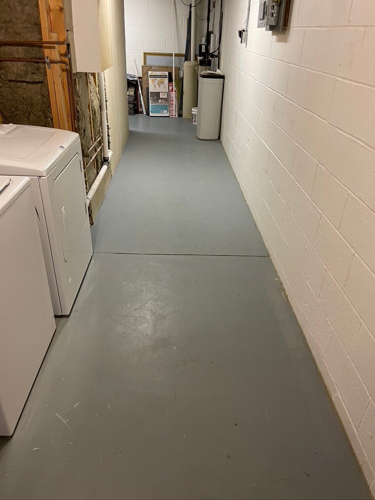 Building Photo - 24 Forest Hills Dr