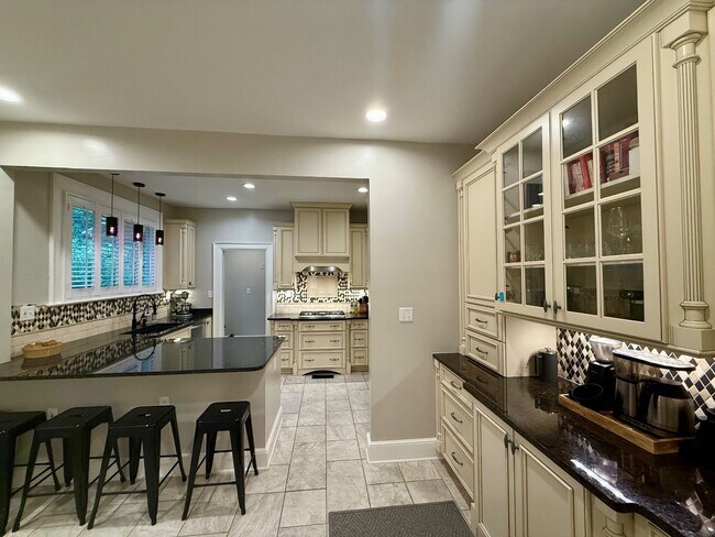 Building Photo - 1253 Magnolia Curve