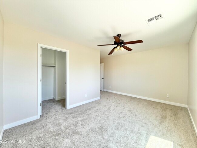 Building Photo - 10631 E Sunflower Ln