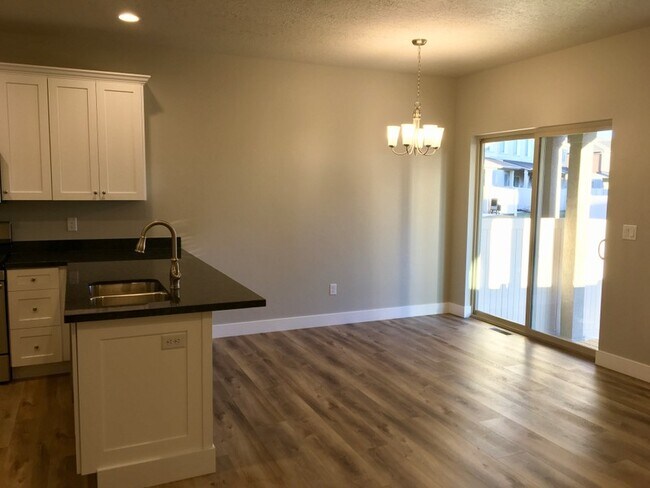 Building Photo - 10459 Sage Vista Way