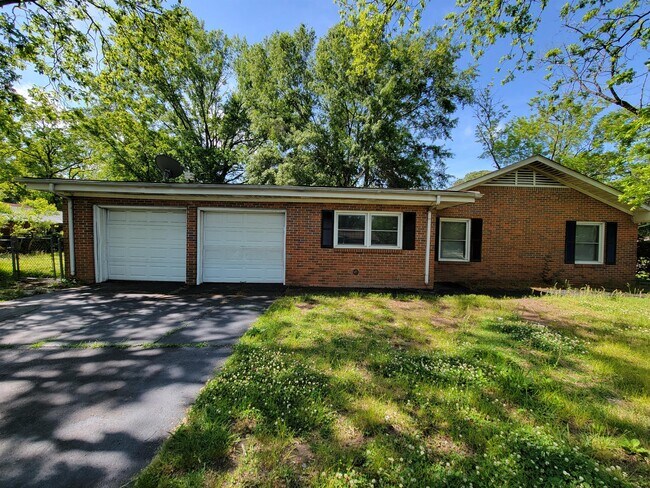 Building Photo - 1048 Biscayne Dr