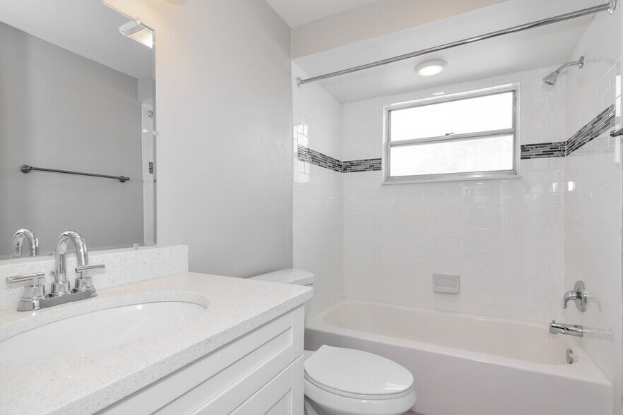 Building Photo - 7234 Northbridge Blvd