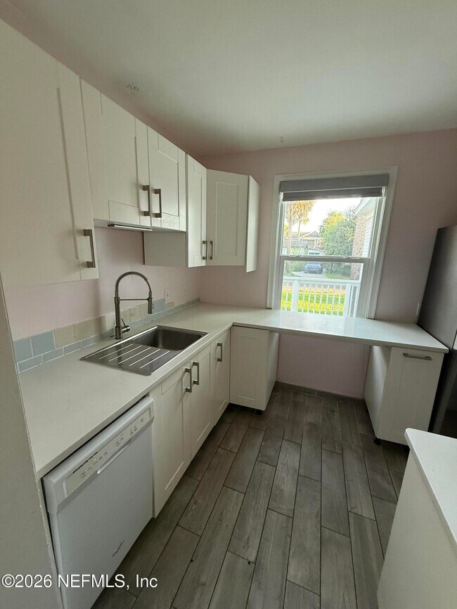 Building Photo - 1096 East Coast Dr