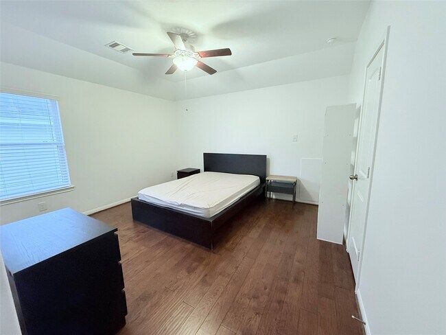 Building Photo - 30515 Woodson Trace Dr