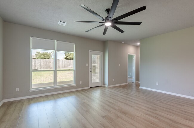 Building Photo - 3722 Sage Ln