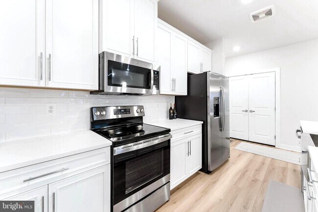 Building Photo - 12875 Mosaic Pk Wy