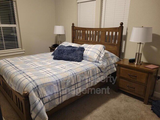 Building Photo - 5929 S Boddington Ln