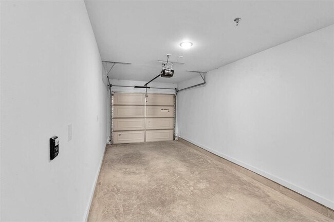 Building Photo - 1438B Forward Dr