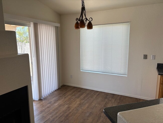 Building Photo - 7078 W Hunnington Dr
