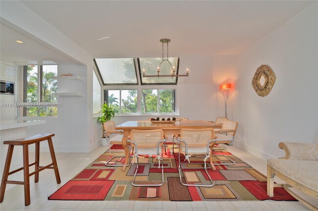 Building Photo - 101 Crandon Blvd