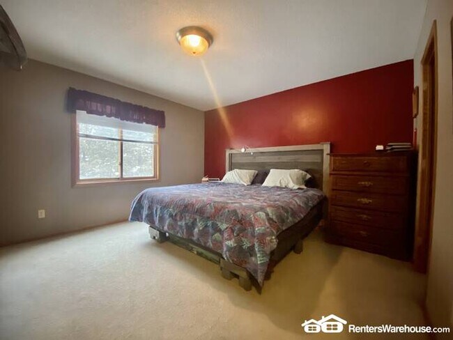 Building Photo - Unique 5BR/4BA 5 Level Home Available 11/4!