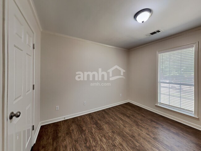 Building Photo - 6625 Laurel Valley Dr