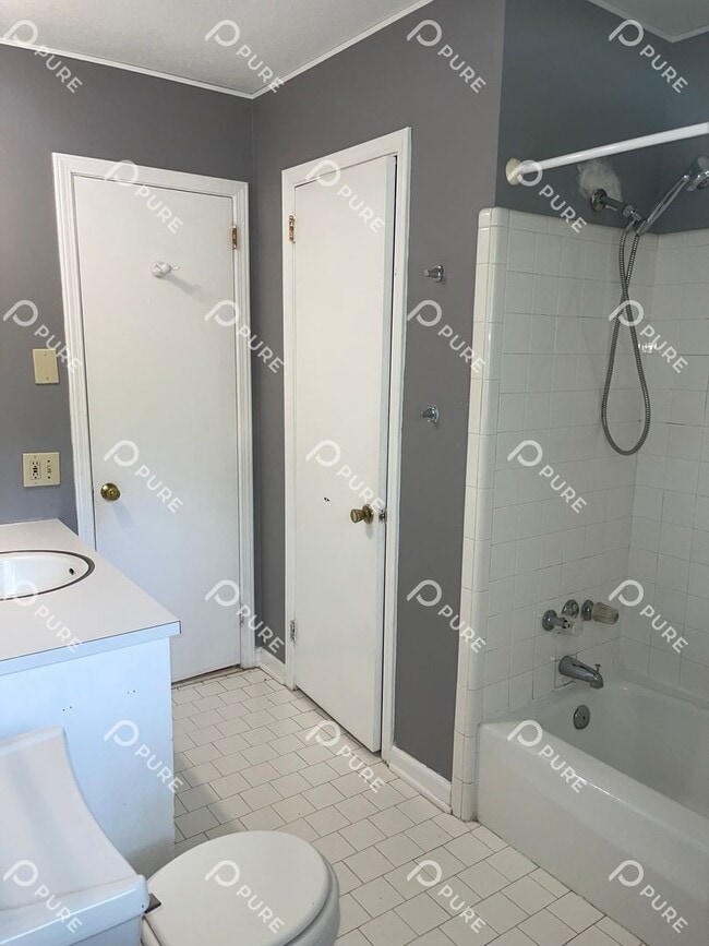 Building Photo - 3712 Fox Trail Cir NW