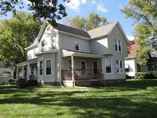 Building Photo - 1421 Main St